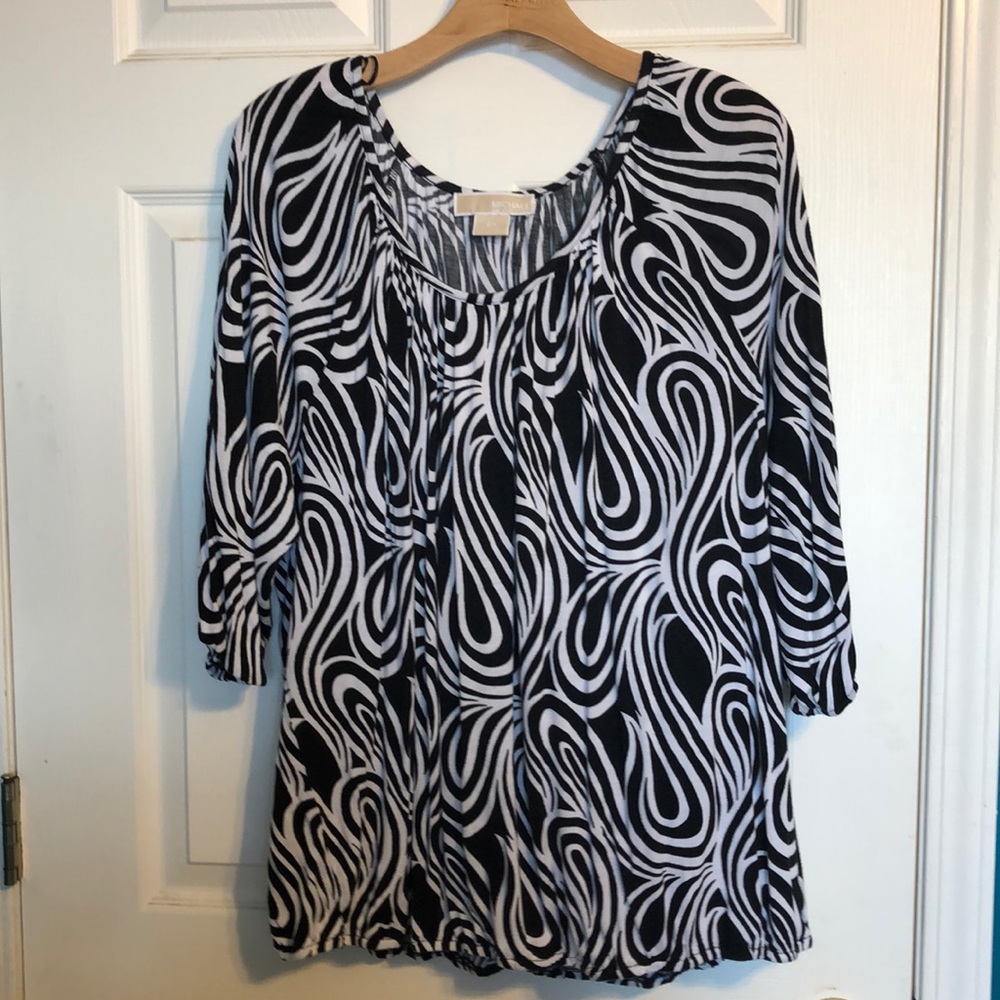Size 2X Michael Kors black/white patterned blouse